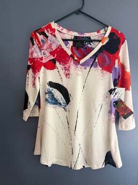 UBU Fun Pops of Color V-Neck 3/4 Sleeve Top Artist Alexis Bonavitacola